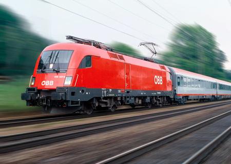 01 im Zug von Elsbethen nach Linz